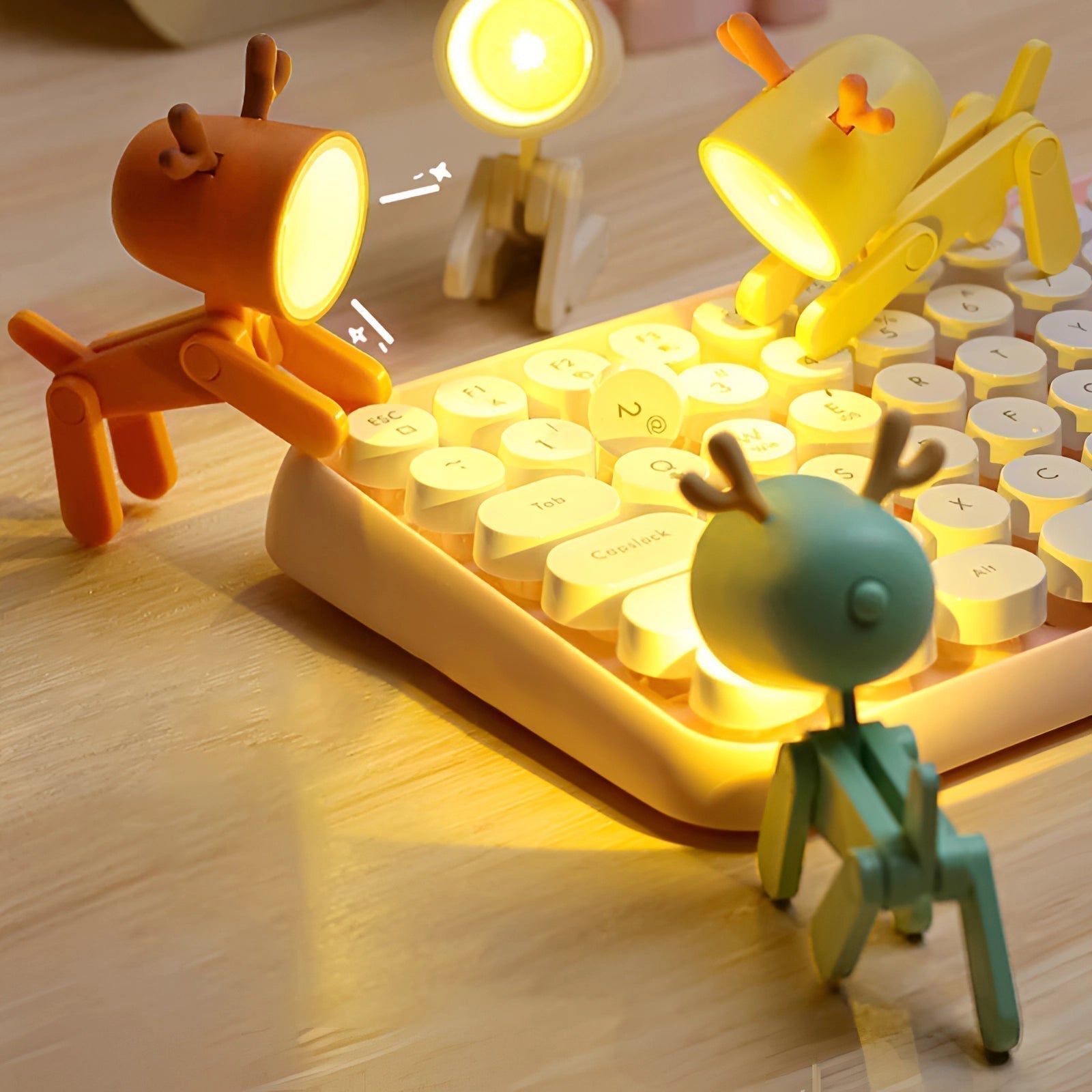 BlossomClip Clip-On LED USB Desk Lamp In Pink With Flexible Arm | Temsk