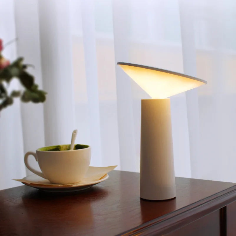 AuraNova Cordless Table Lamp With Dimmable Remote Control | Temsk