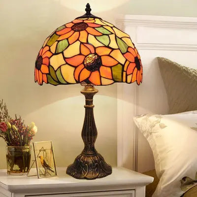 NovaGlow stolní lampa ve stylu Tiffany pro domácí nebo kancelářské použití | Temsk