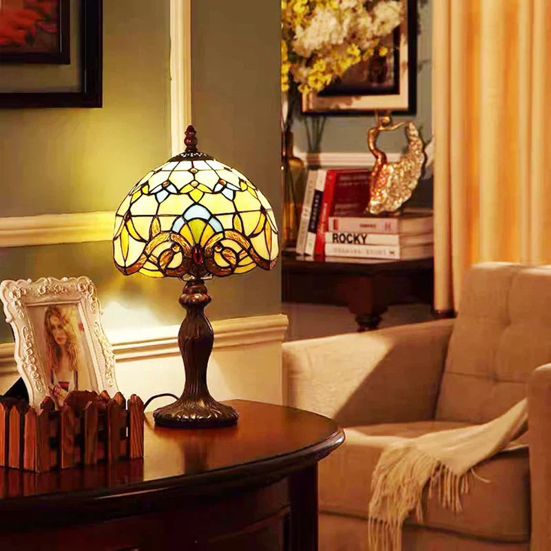 NovaGlow stolní lampa ve stylu Tiffany pro domácí nebo kancelářské použití | Temsk