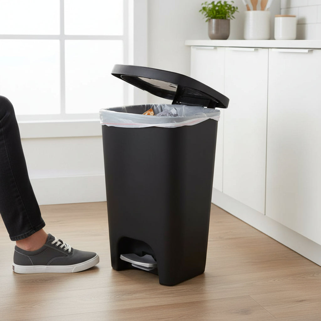 White 13-Gallon Trash Can With Step Pedal And Odor Protection | Temsk