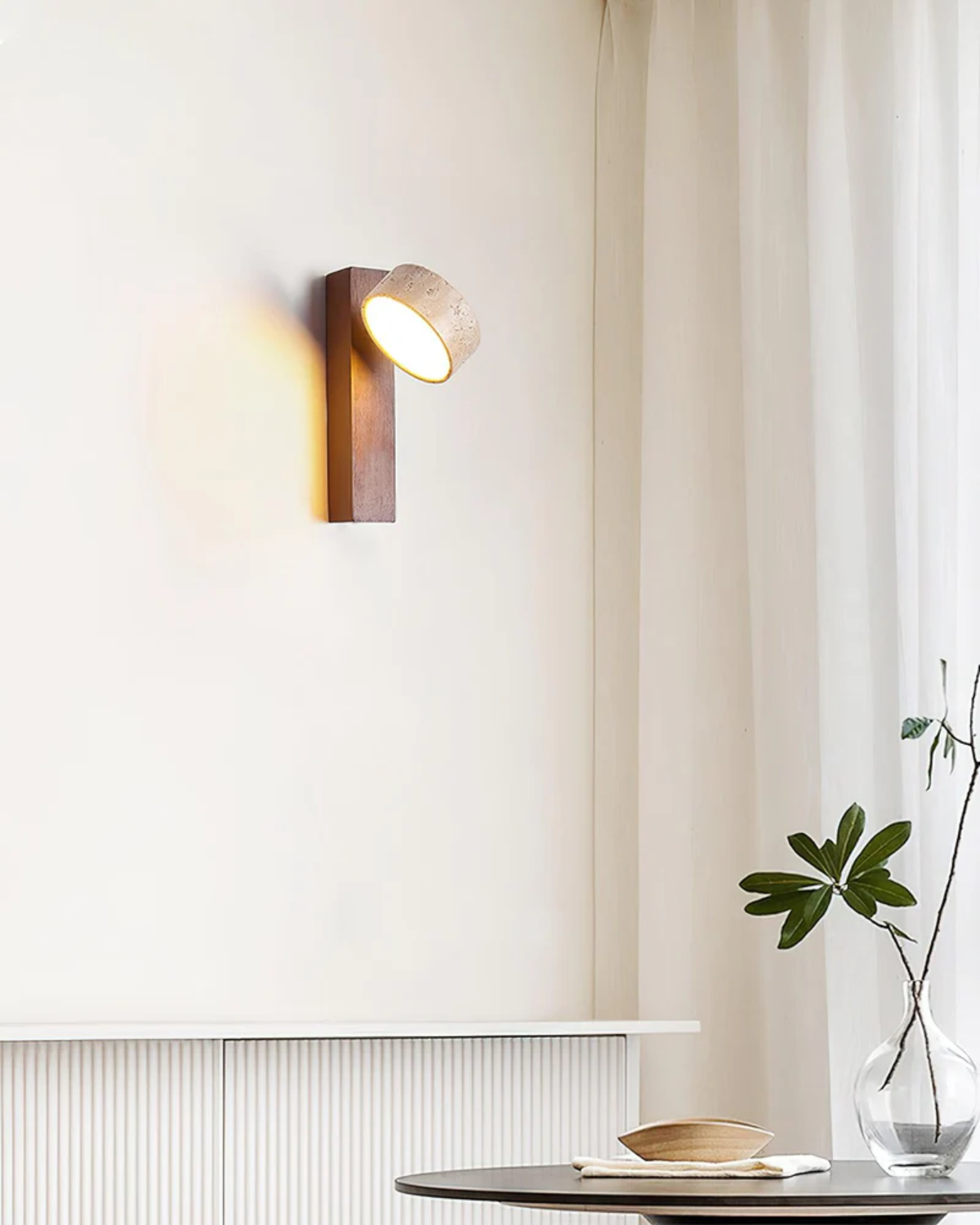 Travertin-Wandlampe im modernen Stein-Holz-Wandleuchten-Stil | Temsk