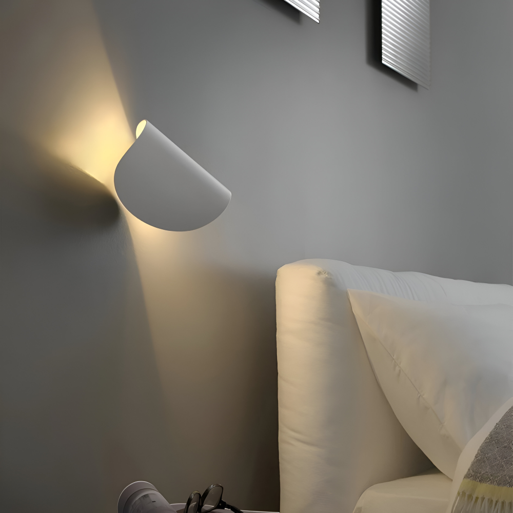 Drehbare LED-Wandleuchte Twist für moderne Innenräume | Temsk