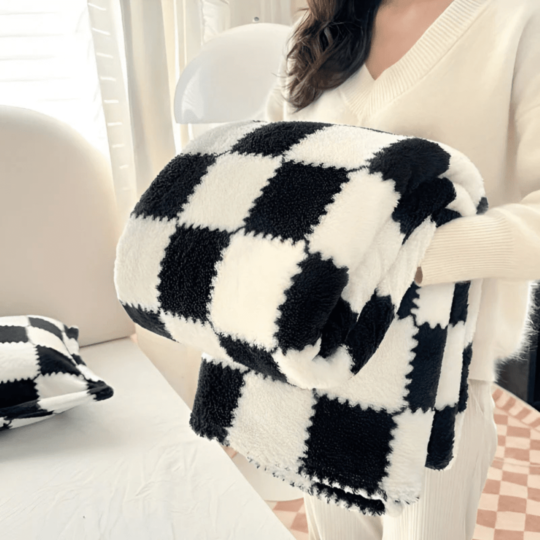 Warm Nest Fleece Blanket for Year Round Comfort and Warmth | Temsk