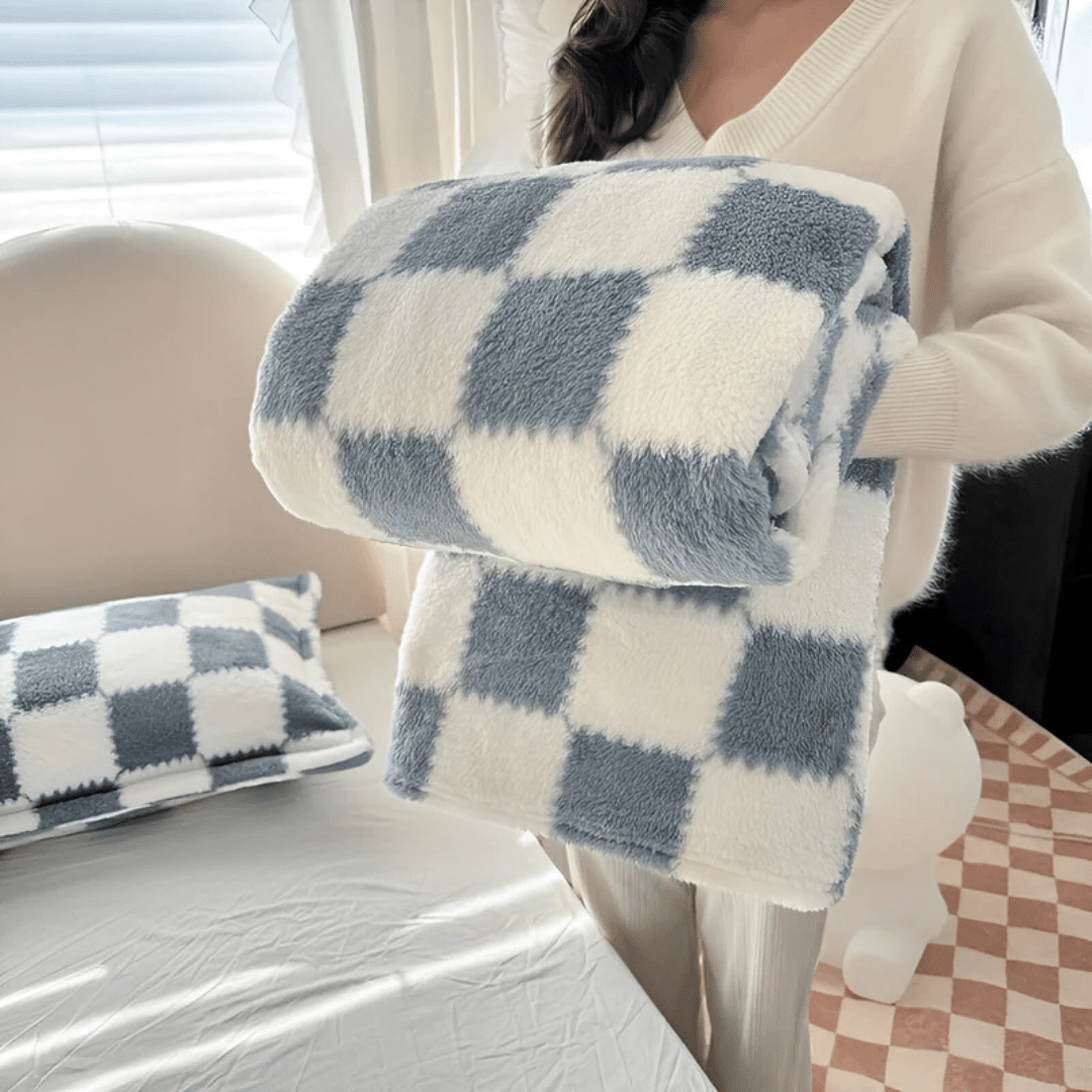 Warm Nest Fleece Blanket for Year Round Comfort and Warmth | Temsk