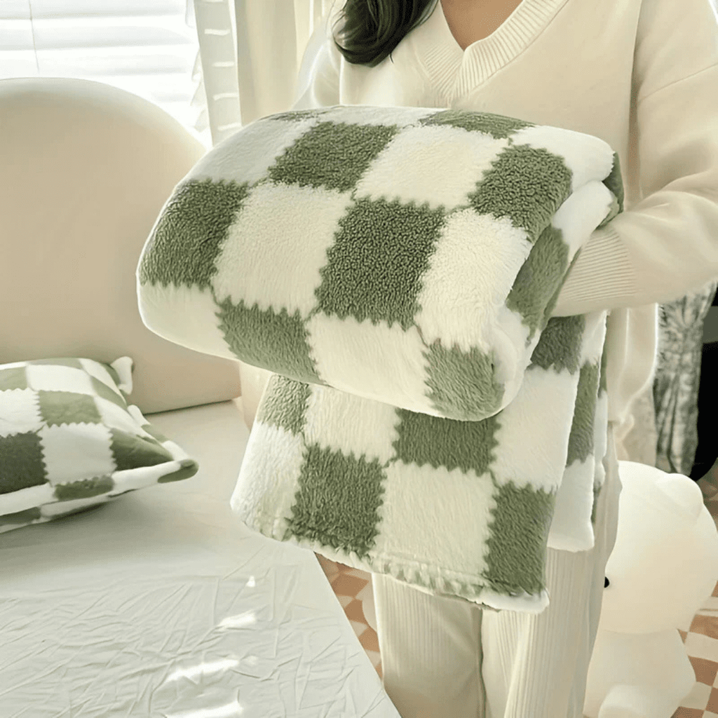 Warm Nest Fleece Blanket for Year Round Comfort and Warmth | Temsk