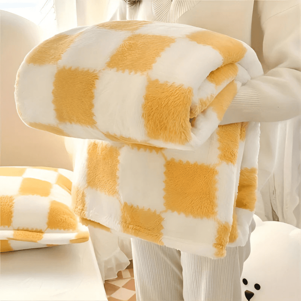 Warm Nest Fleece Blanket for Year Round Comfort and Warmth | Temsk