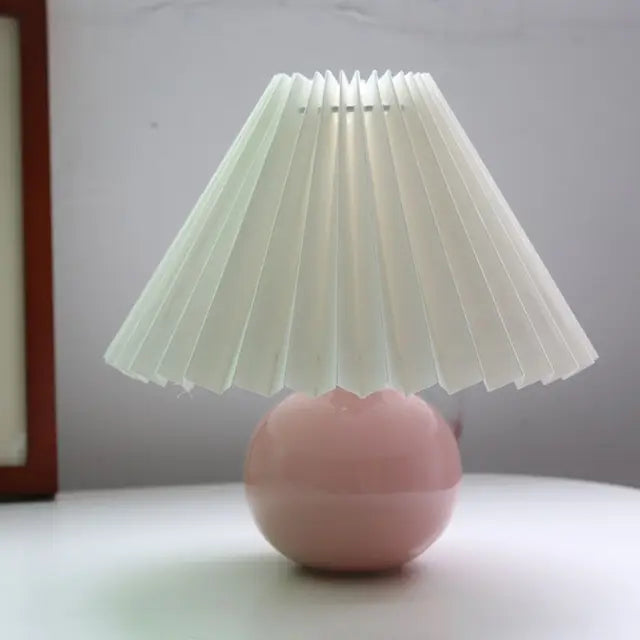 Nova Vintage Pleated Table Lamp With Classic Charm | Temsk