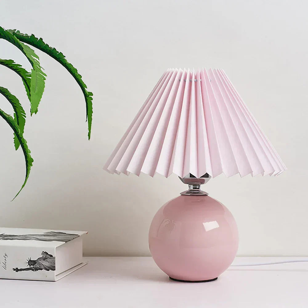 Nova Vintage Pleated Table Lamp With Classic Charm | Temsk