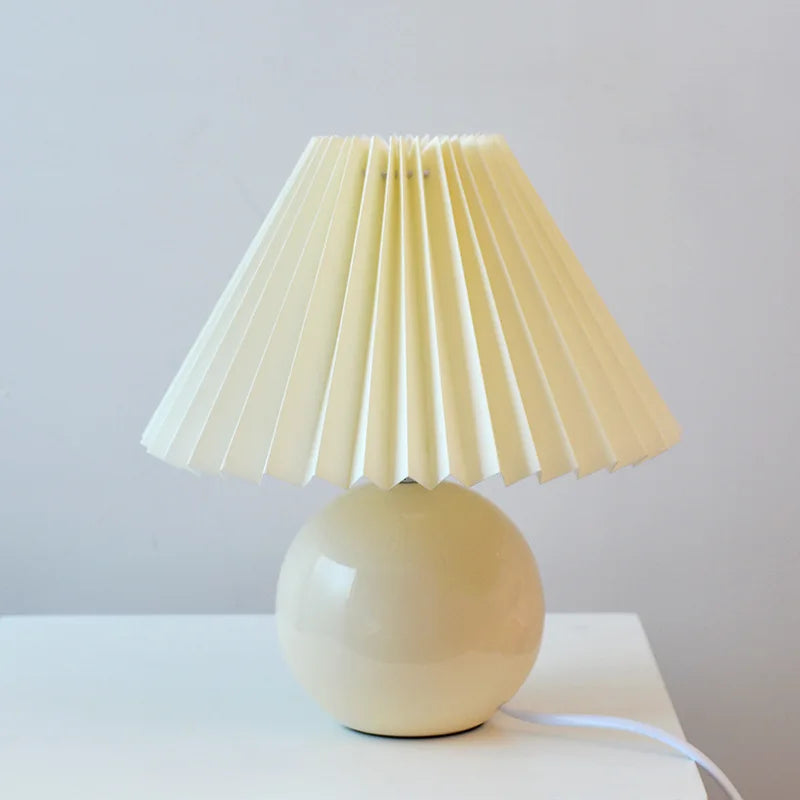 Nova Vintage Pleated Table Lamp With Classic Charm | Temsk