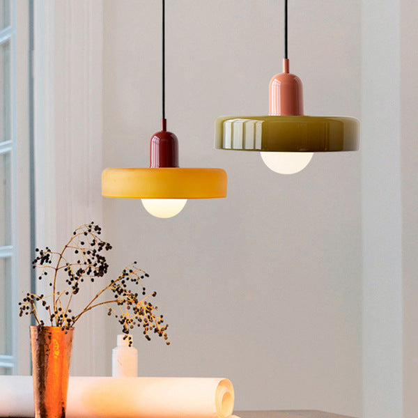 Nordische Pendelleuchte mit Retro-Glas-Look für bunte moderne Räume | Temsk