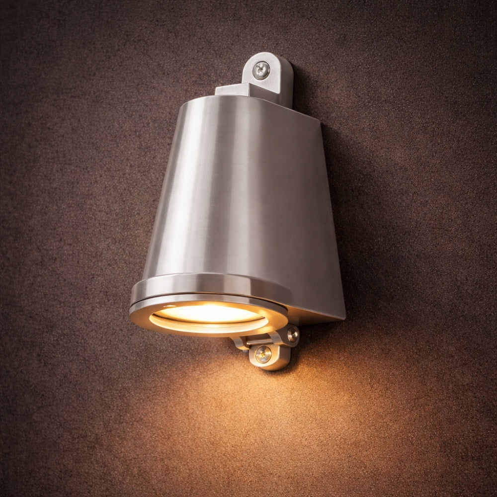 Contemporary Metal Exterior Wall Light With Warm Glow | Temsk