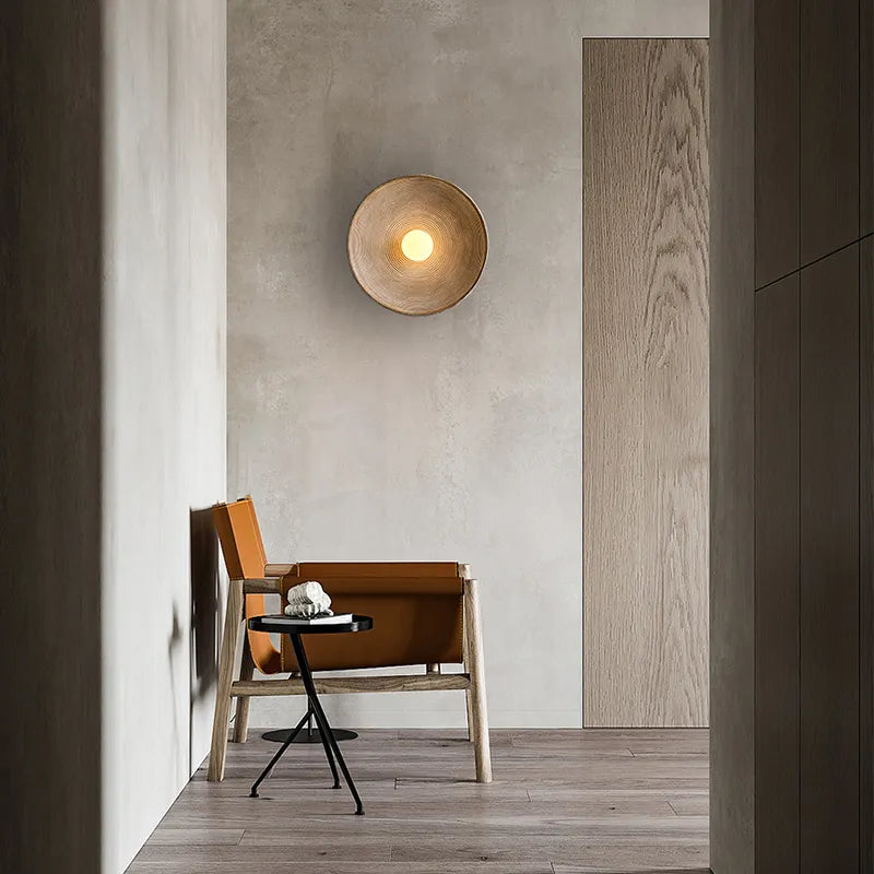 Handgefertigte LED-Holzwandlampe mit rustikalem Charme und sanfter Atmosphäre | Temsk