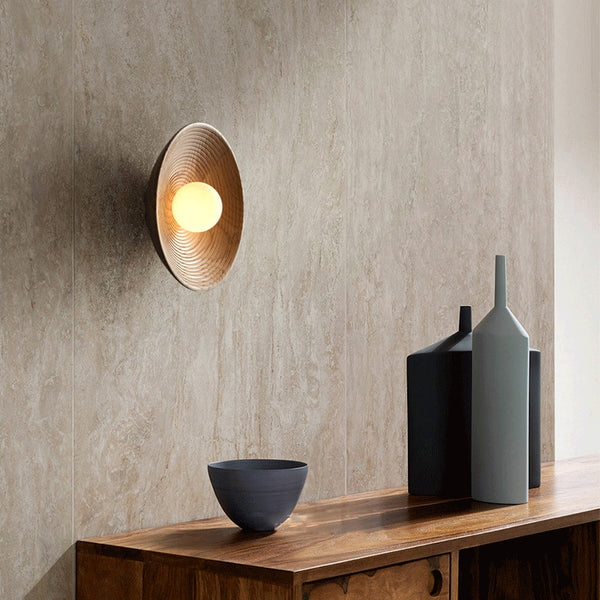 Handgefertigte LED-Holzwandlampe mit rustikalem Charme und sanfter Atmosphäre | Temsk