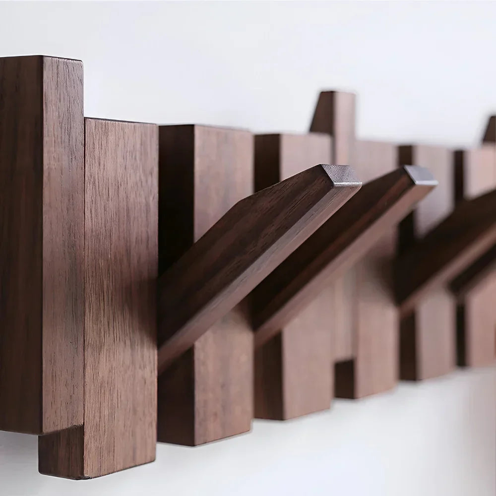 Holz-Wandgarderobe mit ausklappbaren Haken zur Platzersparnis | Temsk