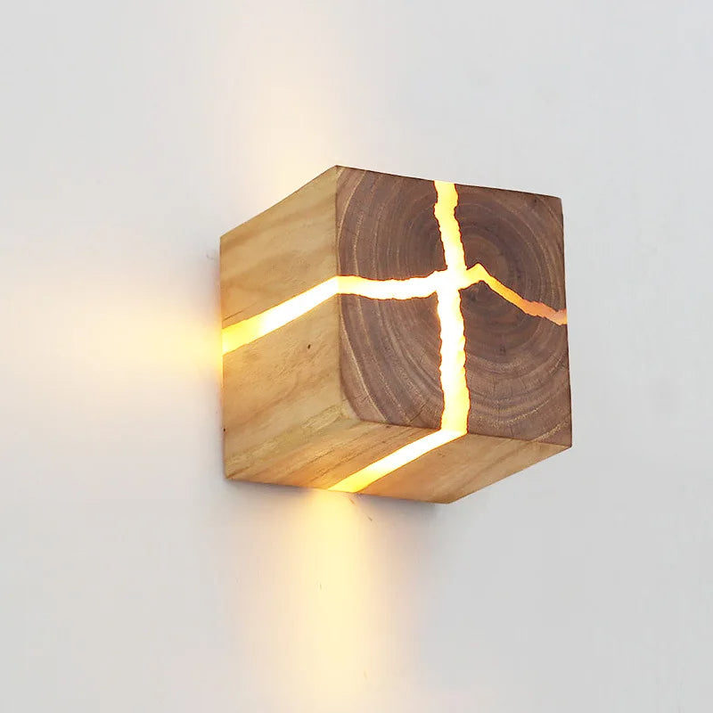 WoodAura handgeschnitzte Harz-Design Massivholz-Wandlampe | Temsk