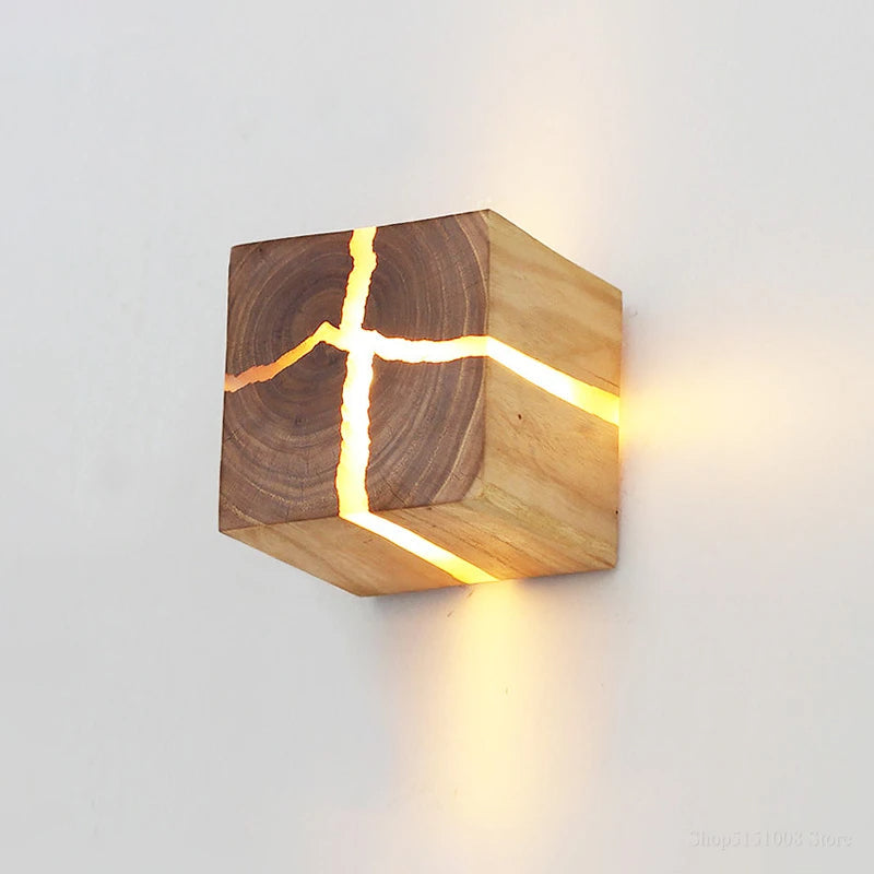 WoodAura handgeschnitzte Harz-Design Massivholz-Wandlampe | Temsk
