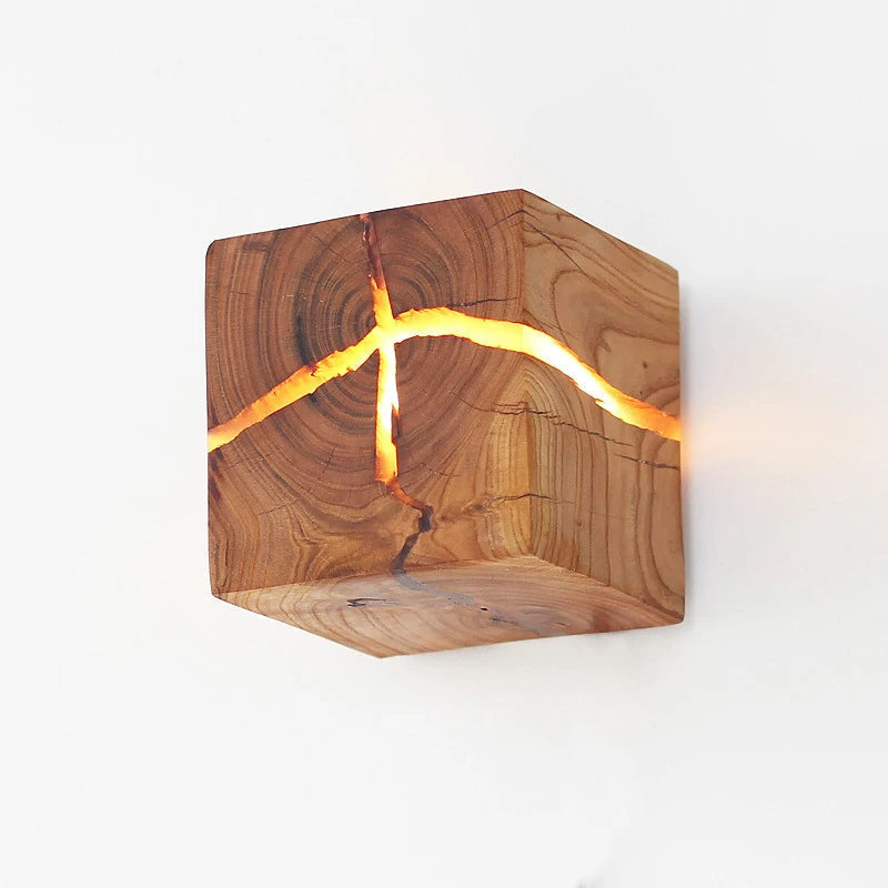 WoodAura handgeschnitzte Harz-Design Massivholz-Wandlampe | Temsk
