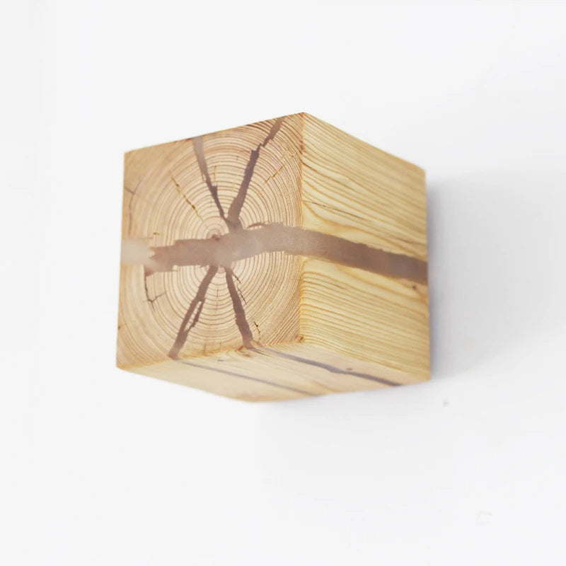 WoodAura handgeschnitzte Harz-Design Massivholz-Wandlampe | Temsk