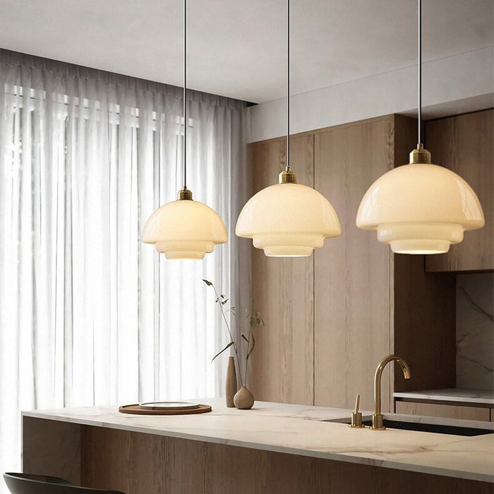 Milk Glass závěsná lampa pro moderní interiéry a styl poloviny století | Temsk
