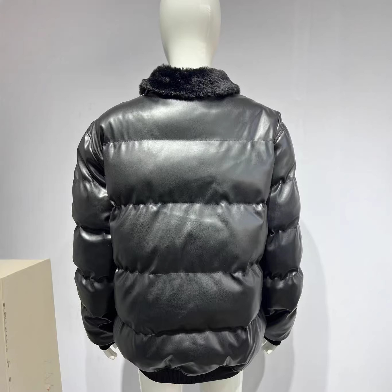 Winter-Pufferjacke mit hohem Kragen und winddichter Außenbekleidung | Temsk