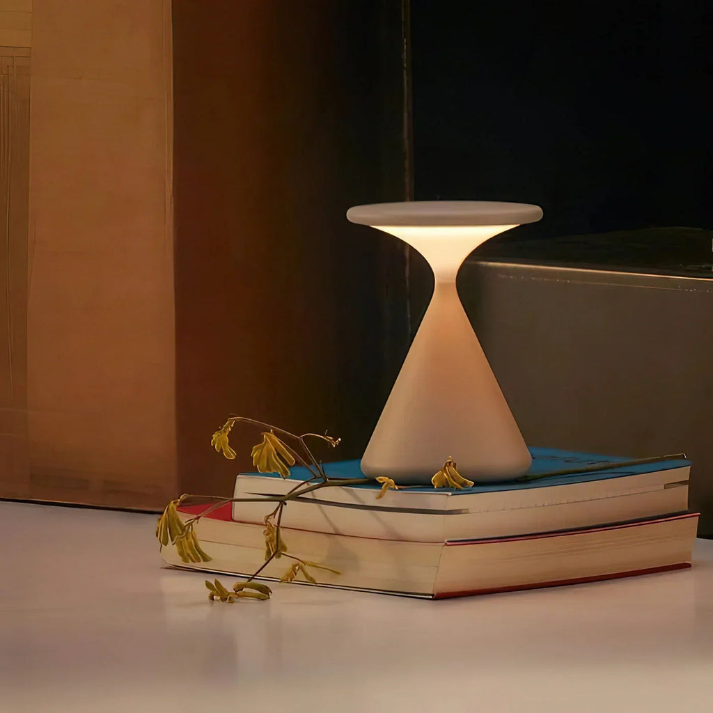 Aurora Sanduhr-Tischlampe mit kabellosem Licht | Temsk