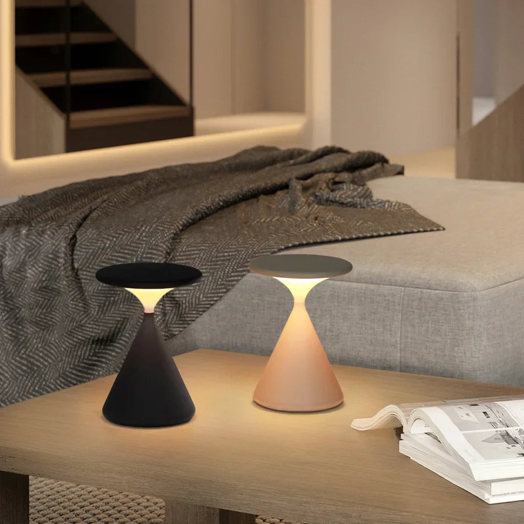 Aurora Sanduhr-Tischlampe mit kabellosem Licht | Temsk