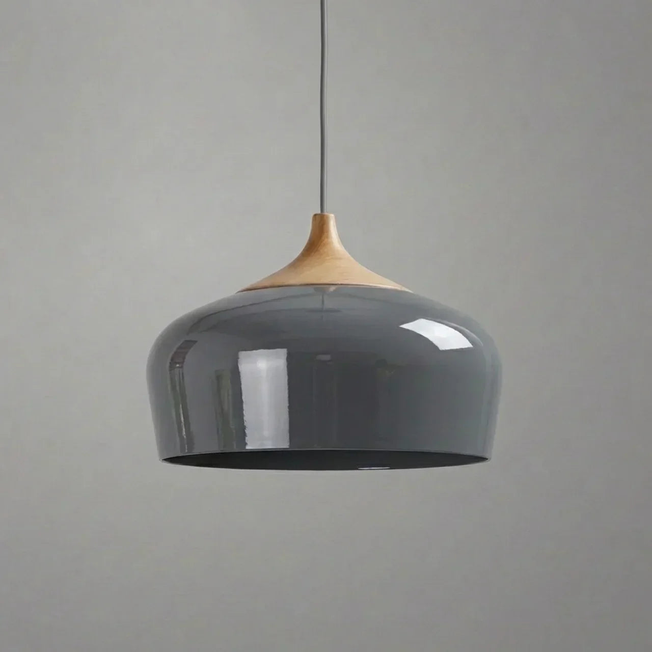 Pendant Light With Sculptural Shape Design In Metal And Wood | Temsk