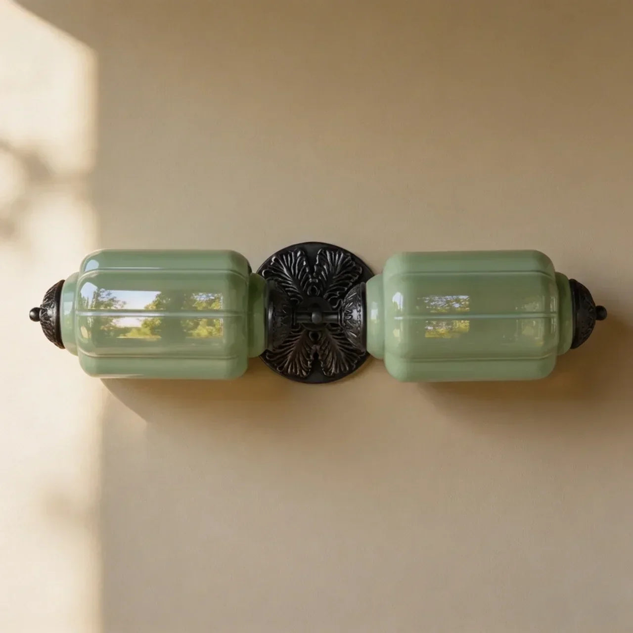 Vintage art deco mælkeglas væglampe til badeværelse | Temsk