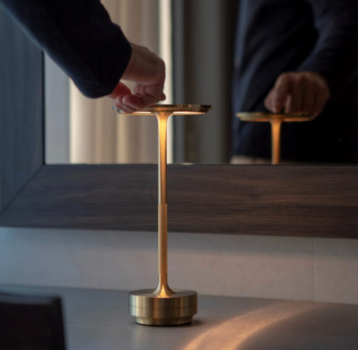 LumaNova Cordless Touch Lamp With Dimmable Wireless Lighting | Temsk