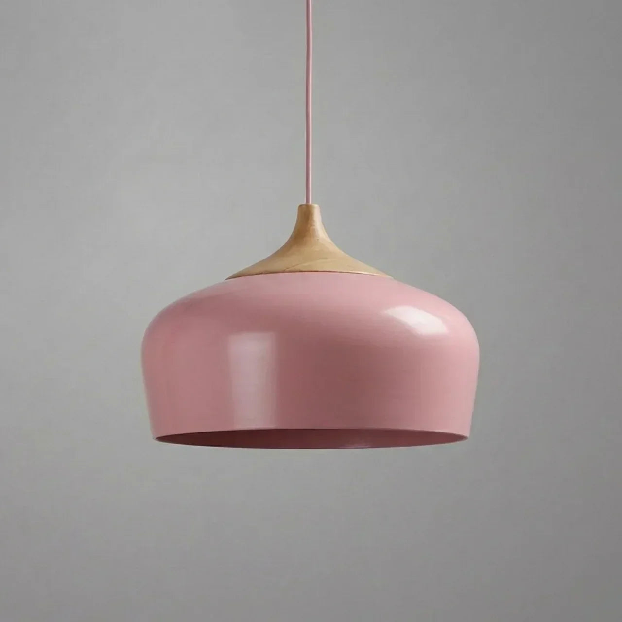 Pendant Light With Sculptural Shape Design In Metal And Wood | Temsk