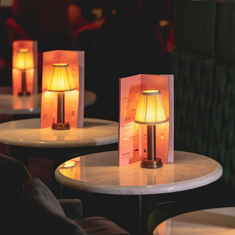 NovaForge CNC-bearbejdet messing trådløs bordlampe med downlight | Temsk