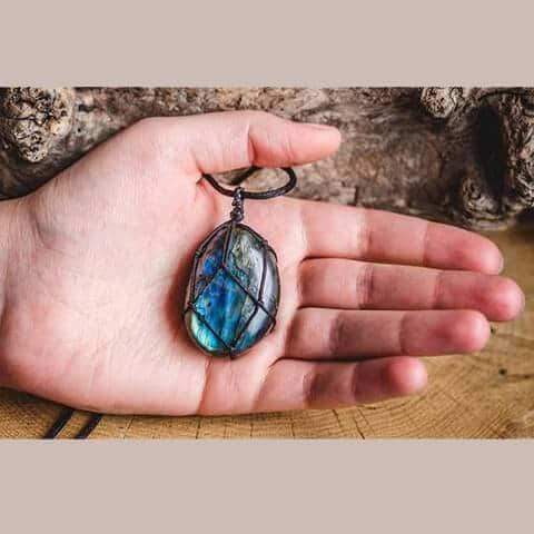 Mystical Labradorite Dragonheart Necklace - Aris | Temsk
