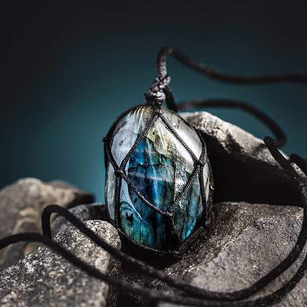 Mystical Labradorite Dragonheart Necklace - Aris | Temsk