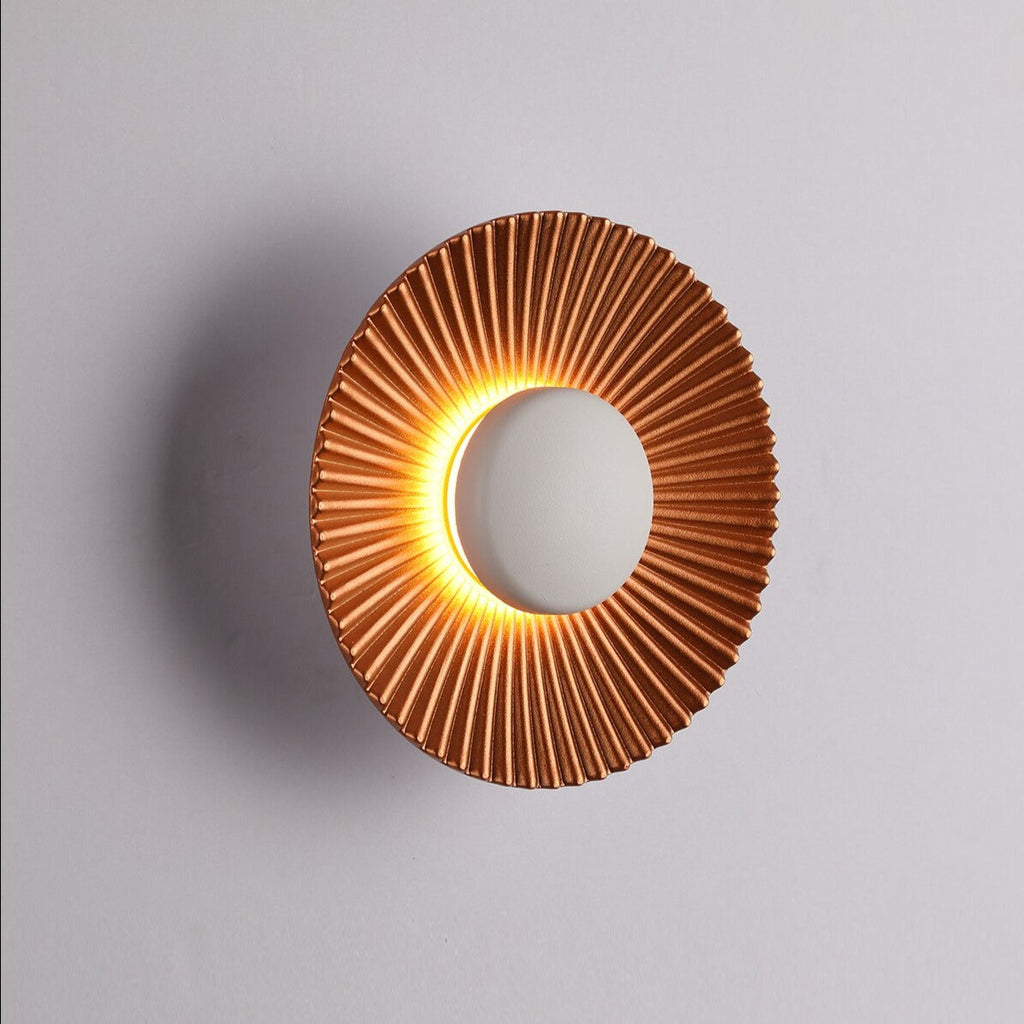 Hasna SunRay Wandleuchte Zeitgenössische Metall-Sonnenleuchte | Temsk