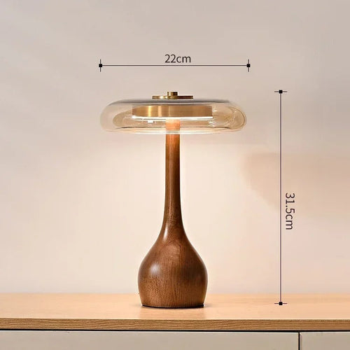 Lâmpada de mesa Andi em vidro com detalhes em latão e madeira | Temsk