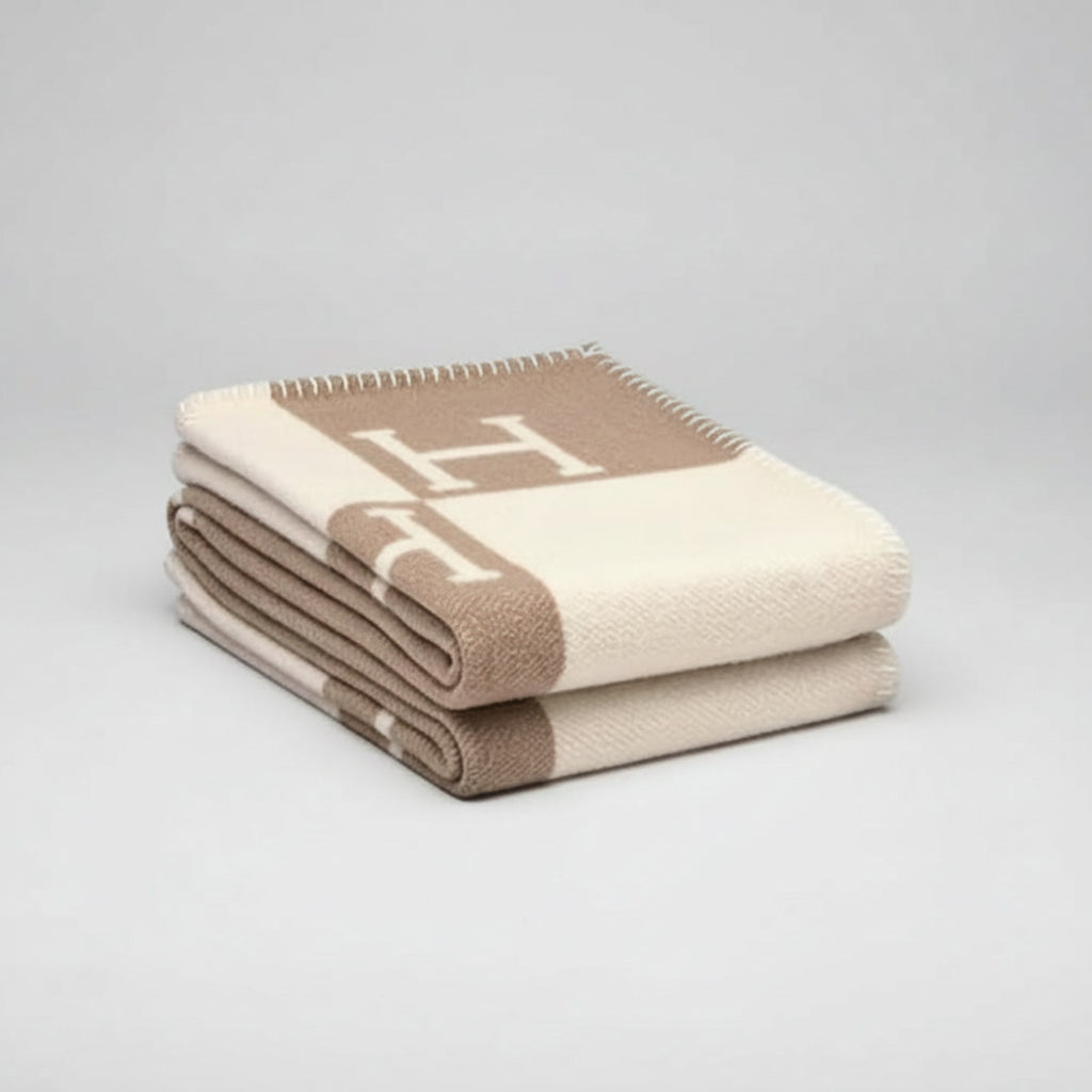 Damen Kuscheldecke mit modernem Design für entspannte Abende | Temsk